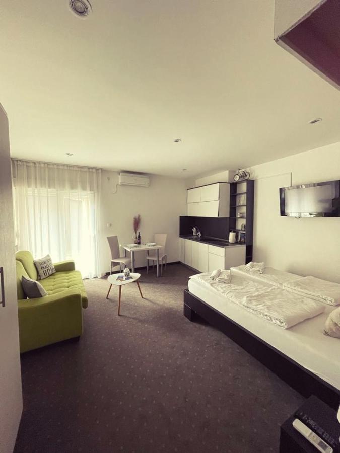 Apartments & Rooms Villa Zaad Free Parking Мостар Екстер'єр фото