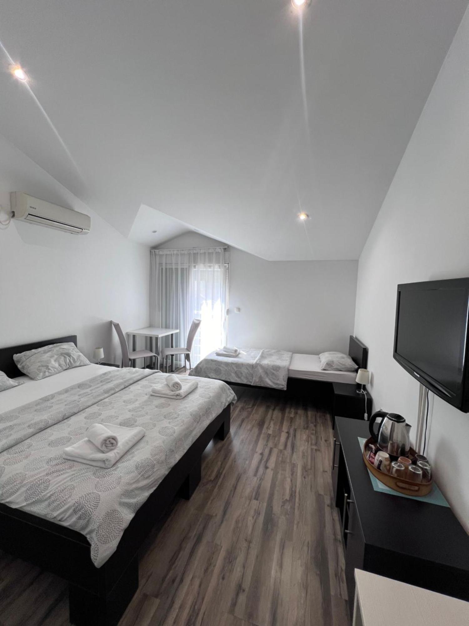 Apartments & Rooms Villa Zaad Free Parking Мостар Екстер'єр фото