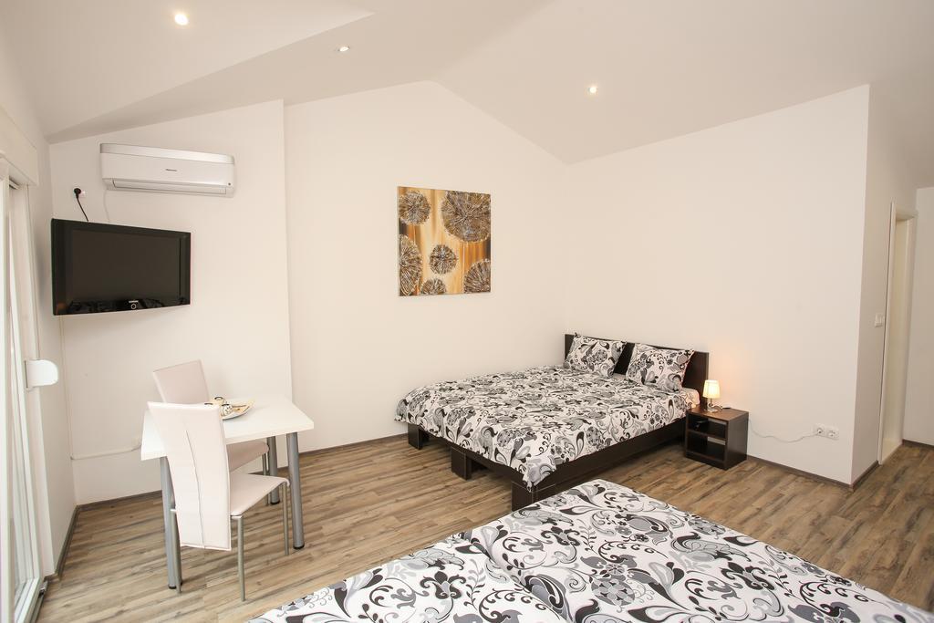 Apartments & Rooms Villa Zaad Free Parking Мостар Екстер'єр фото